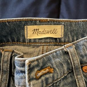 Classic women’s straight leg jean from Madewell.